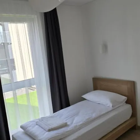 Sea Spray Sermiescio 28 דירה