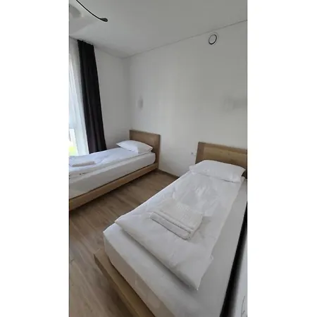 Appartement Sea Spray Sermiescio 28 *