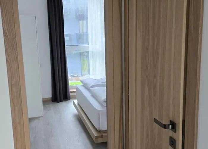 Sea Spray Sermiescio 28